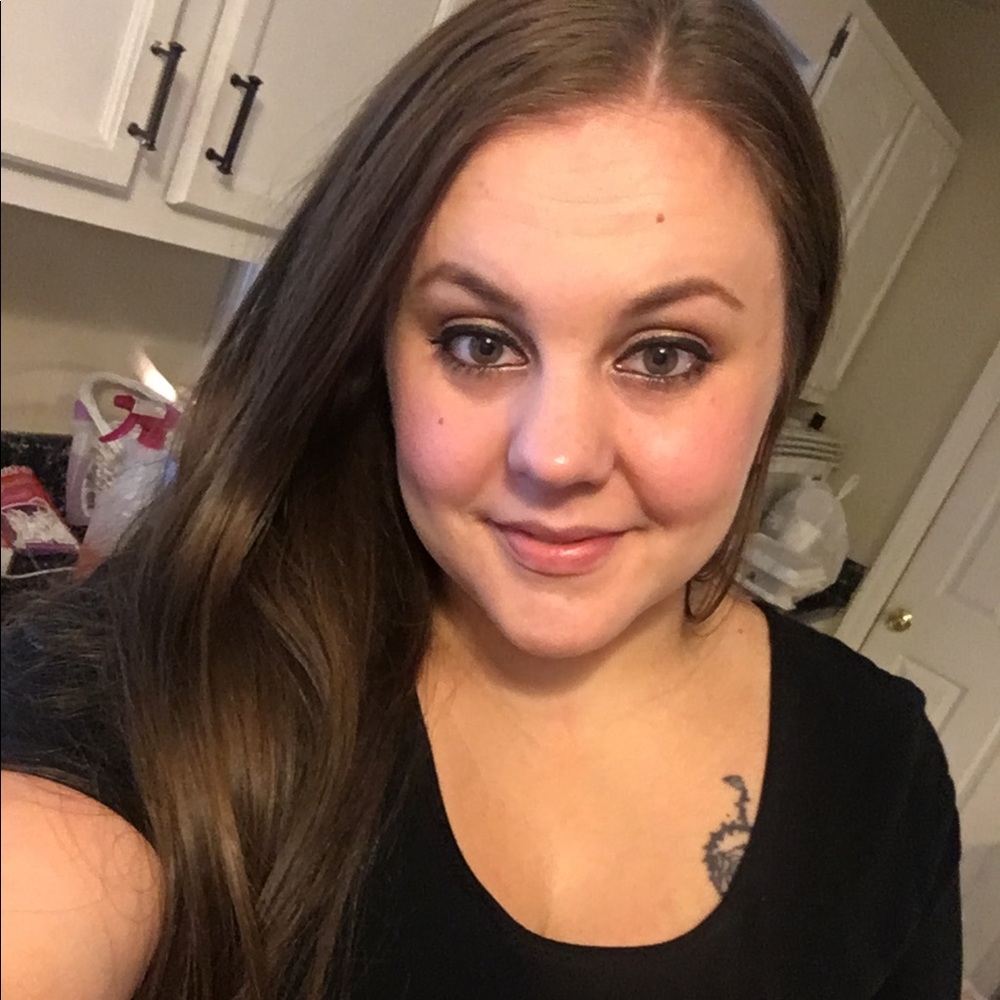 Meet your Posher, Stephanie